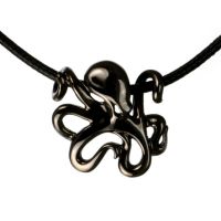 PENDENTIFS H&Eacute;MATITE &ndash; REQUIN &laquo; FRENZY &raquo;